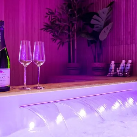 Art Deco Champagne & Lejlighed