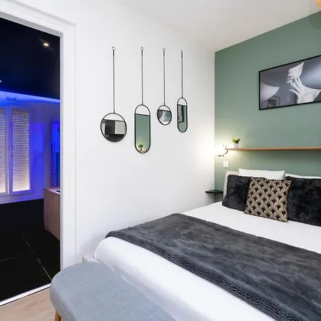 Art Déco Champagne&spa Appartement *