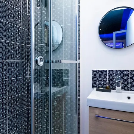 Art Deco Champagne &