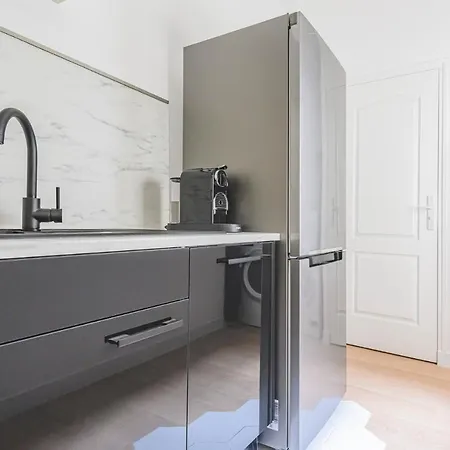 Art Deco Champagne & * Reims