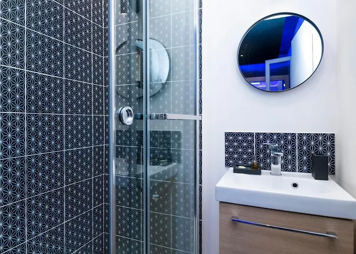 Art Deco Champagne &