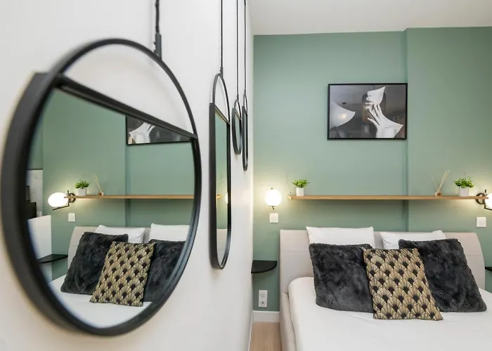 Art Deco Champagne & Apartment Reims