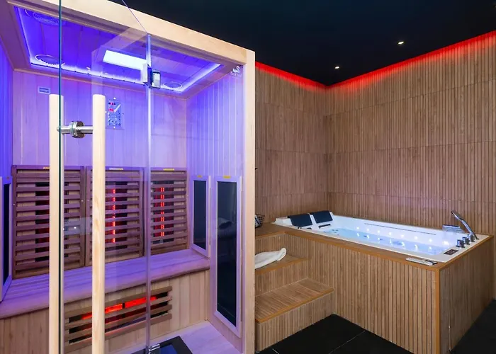 Art Deco Champagne & Apartment